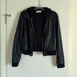 Black vegan leather sweatshirt/pleather bomber jacket M size 6